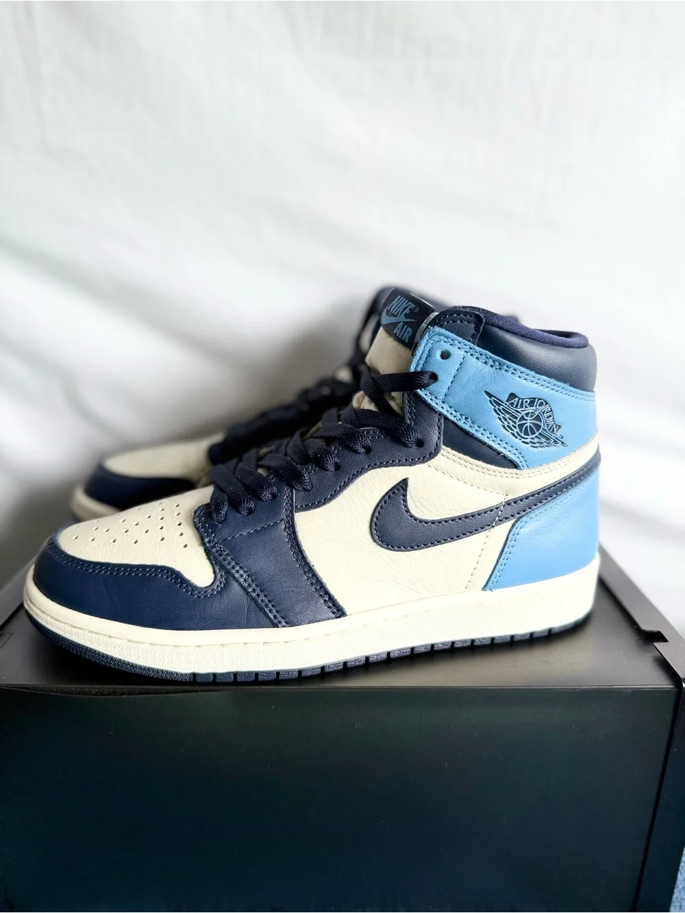 AUTHENTIC Jordan 1 Retro High Obsidian size 8.5 555088-140 2019 PRE-OWNED